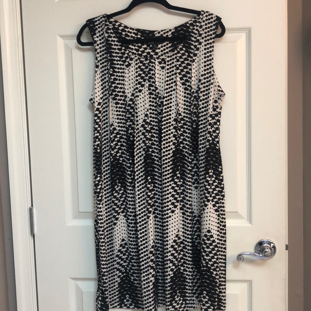Ronni Nicole Black with cream flowy dress 12 NWOT